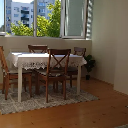 Sunny And Charming Domain For Your In Appartement Sofia